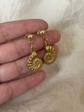 Boucles d’oreilles coquillages dorées
