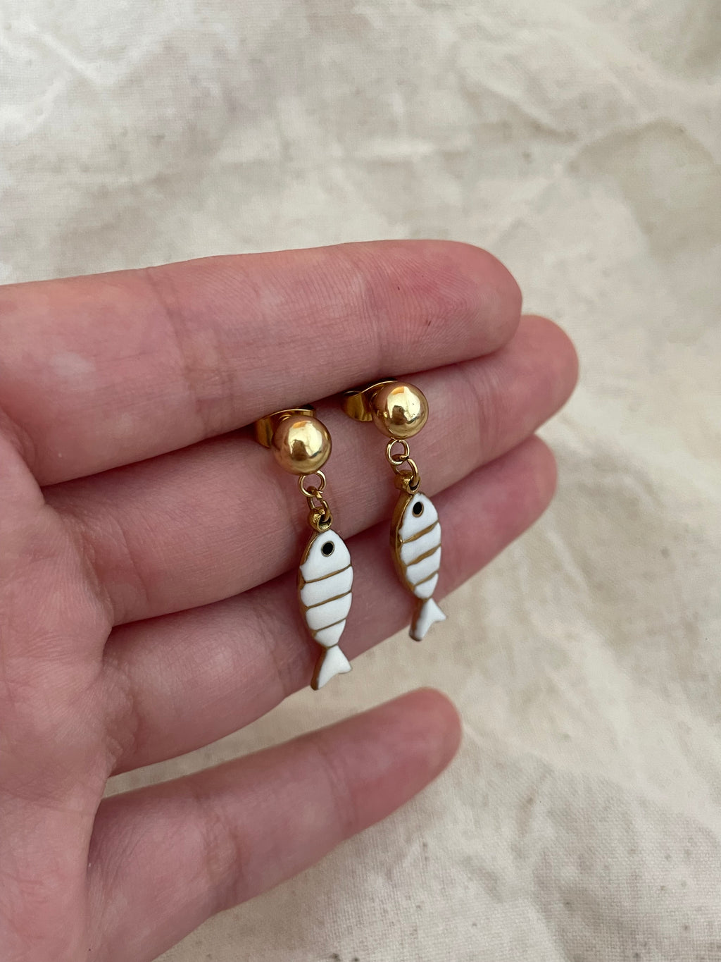 Boucles d’oreilles poissons blancs