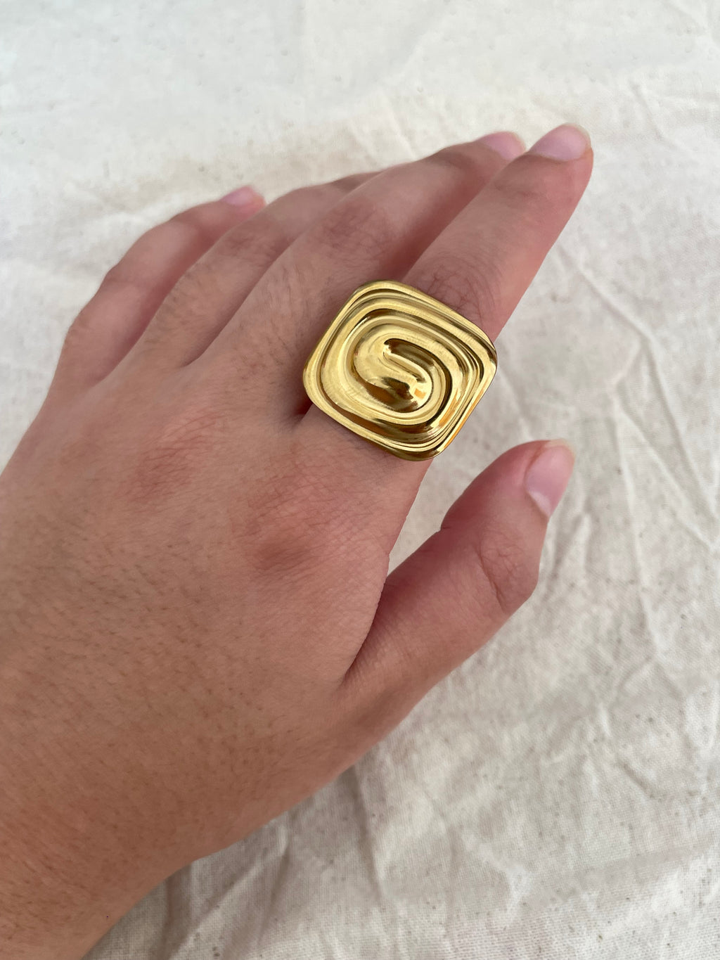 Bague escargot carré