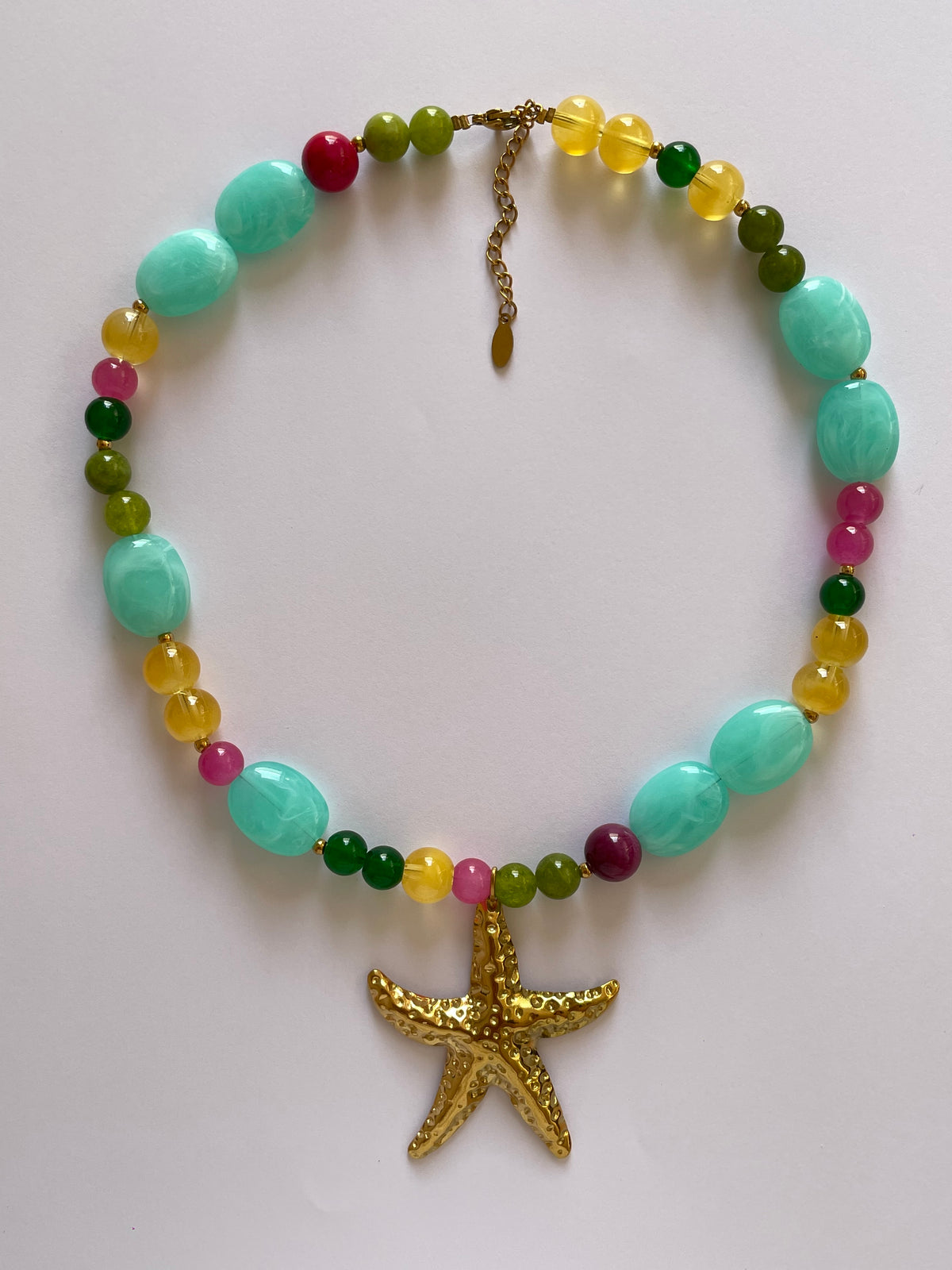 Collier coloré étoile de mer dorée