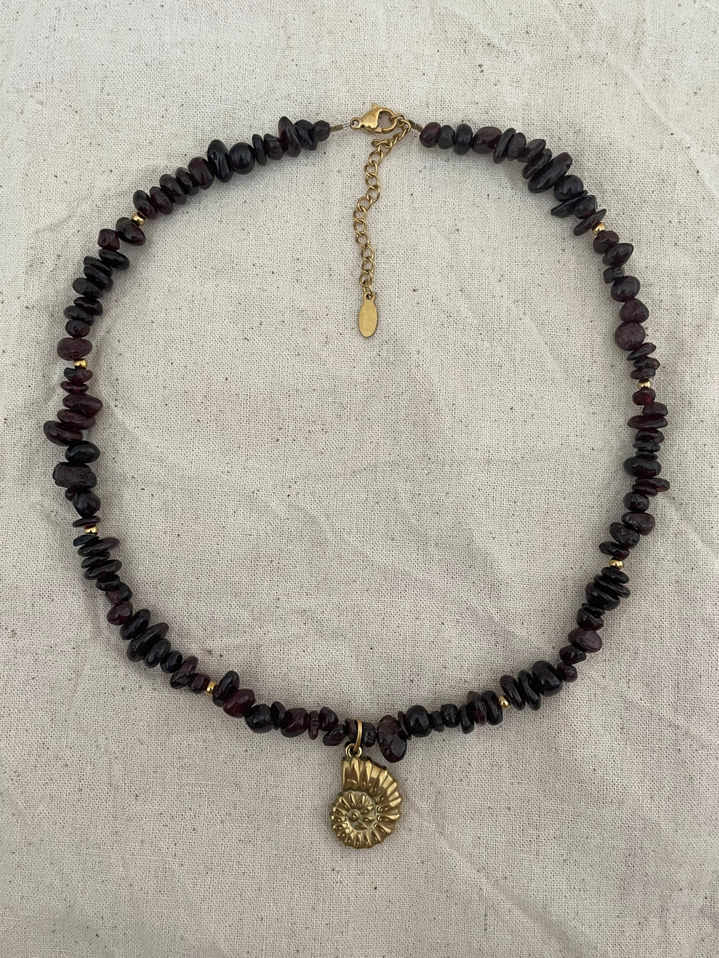 Collier coquillage escargot