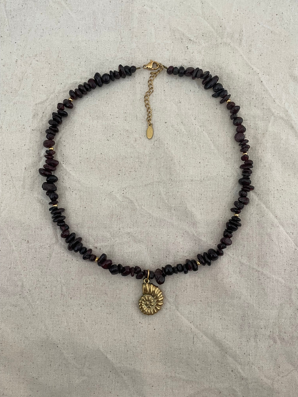 Collier coquillage escargot