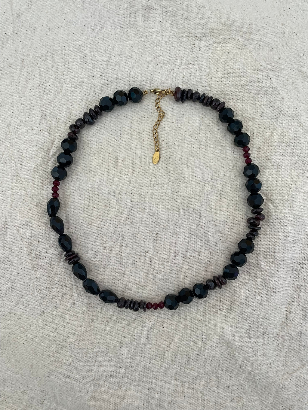 Collier pierres noires