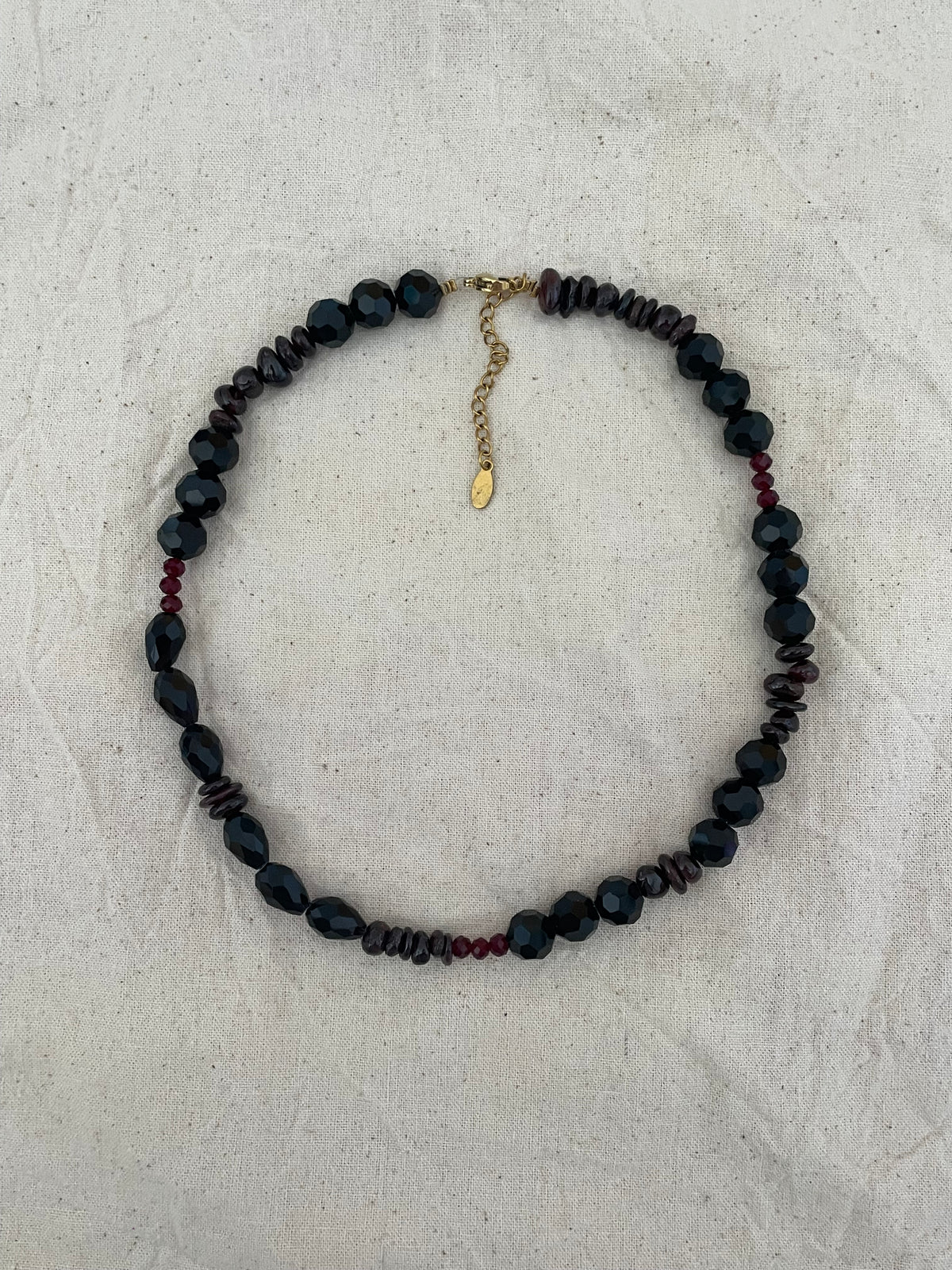 Collier pierres noires