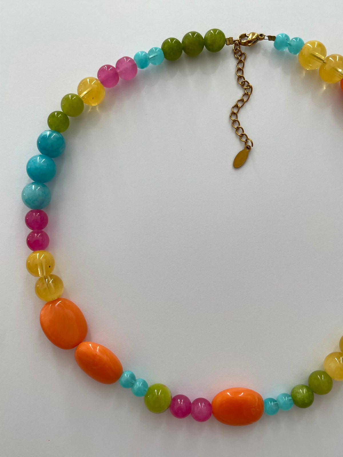 Collier de perles coloré