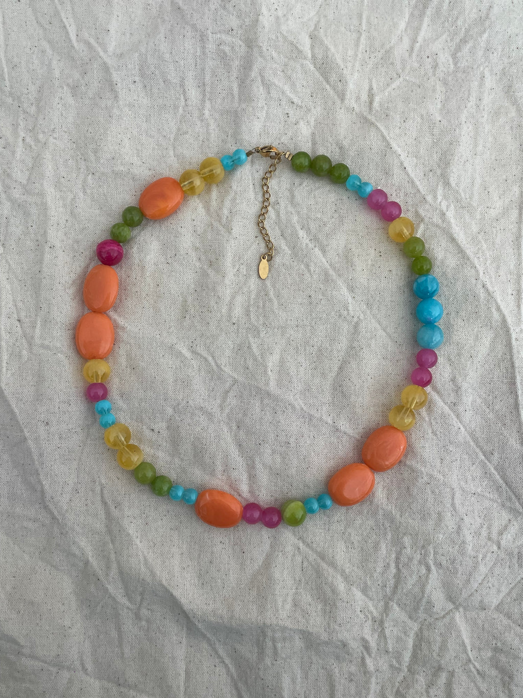 Collier de perles coloré