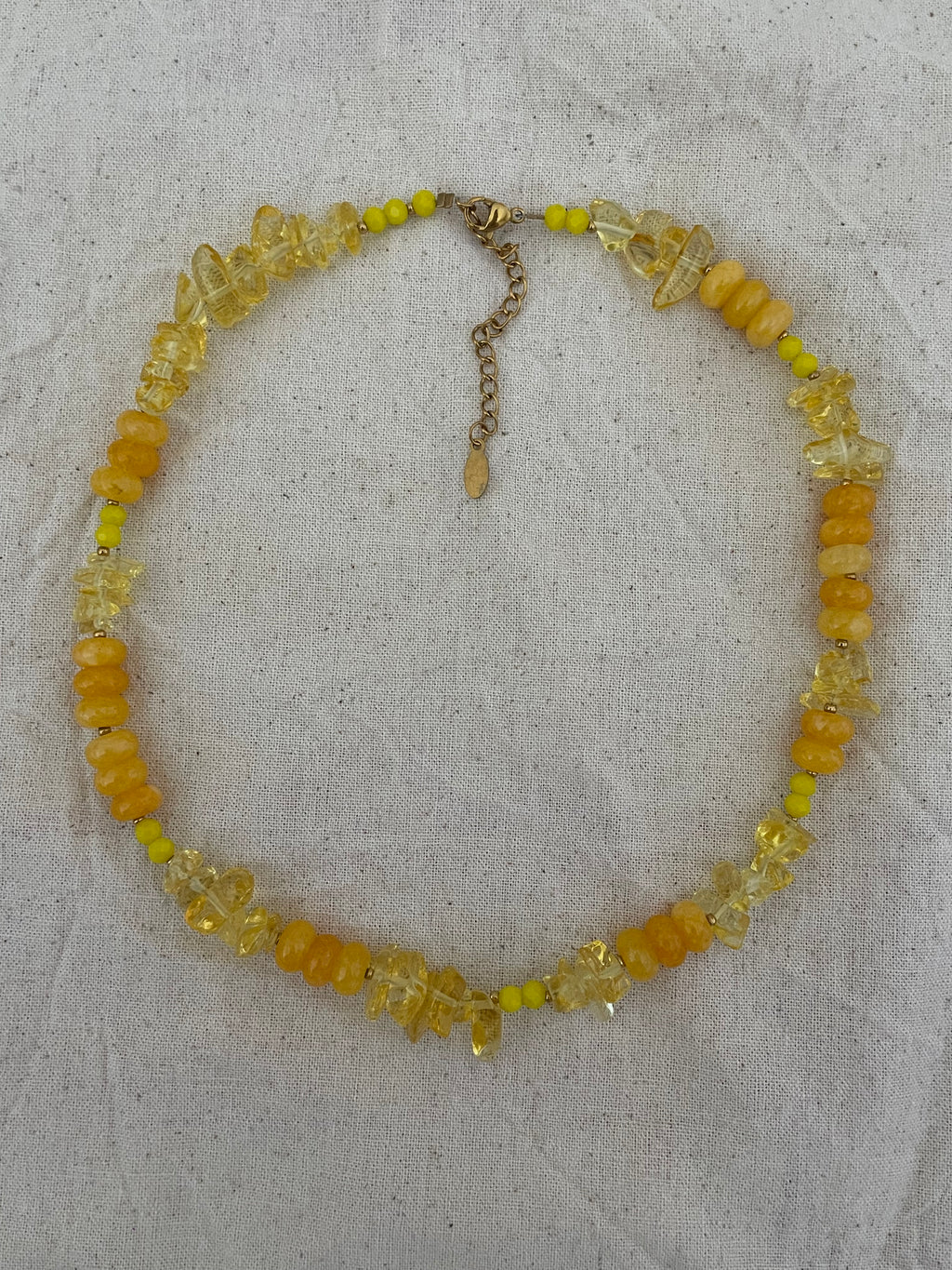 Collier jaune
