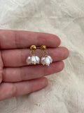 Boucles d’oreilles perles blanches