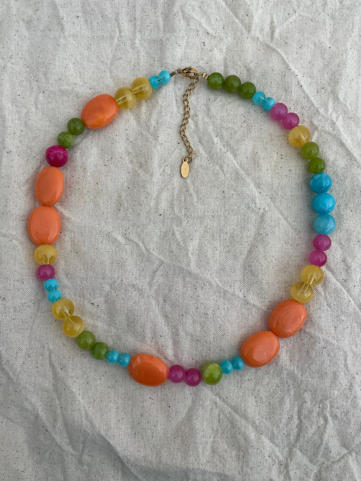 Collier de perles coloré