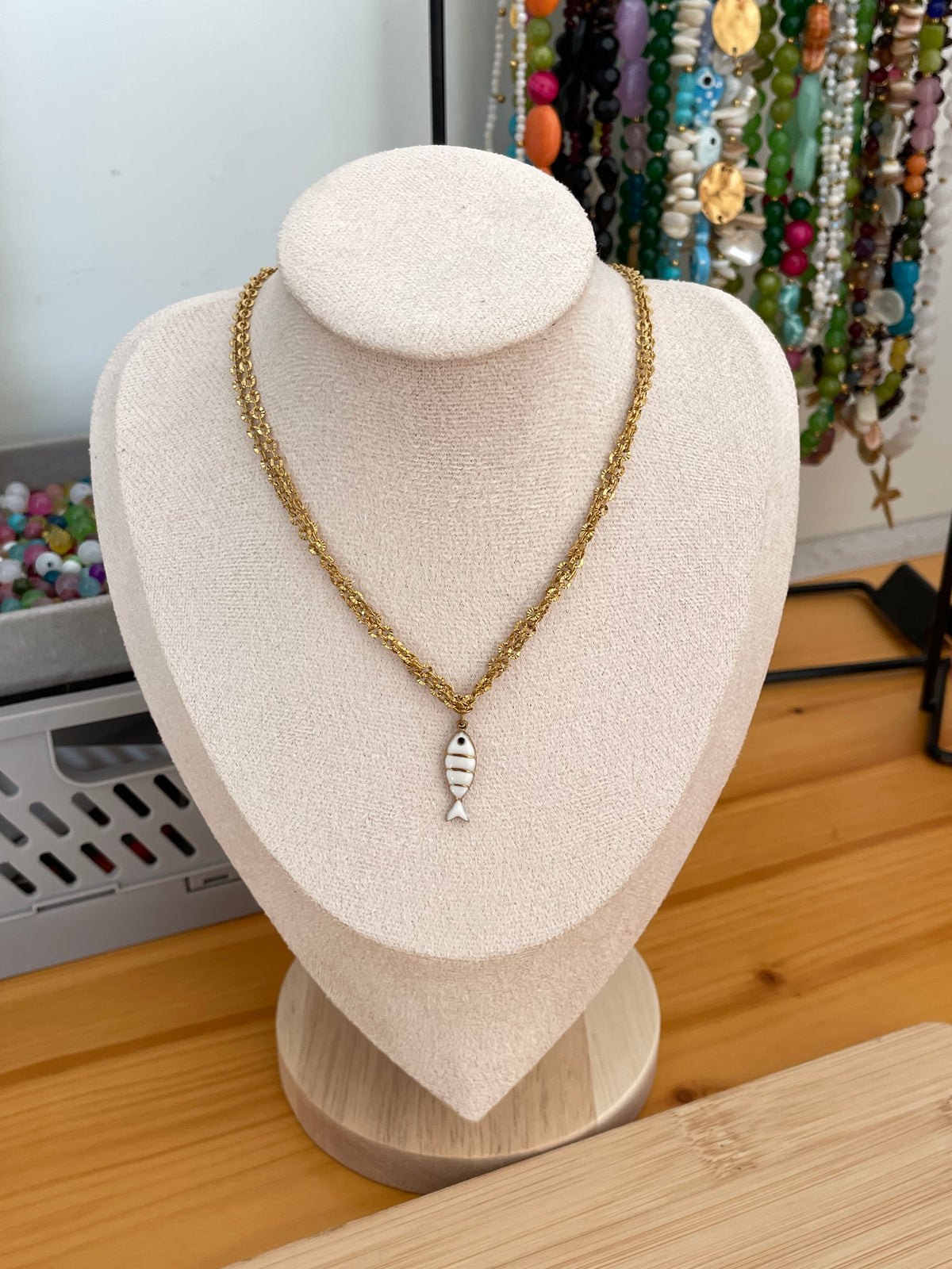 Collier poisson blanc