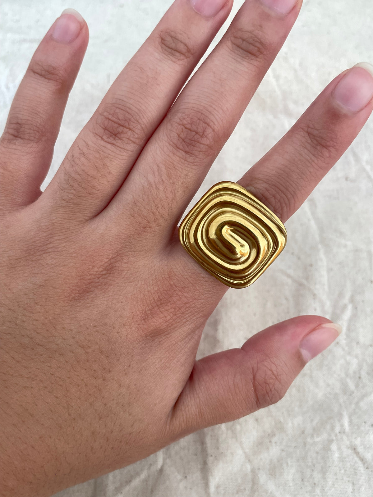 Bague escargot carré