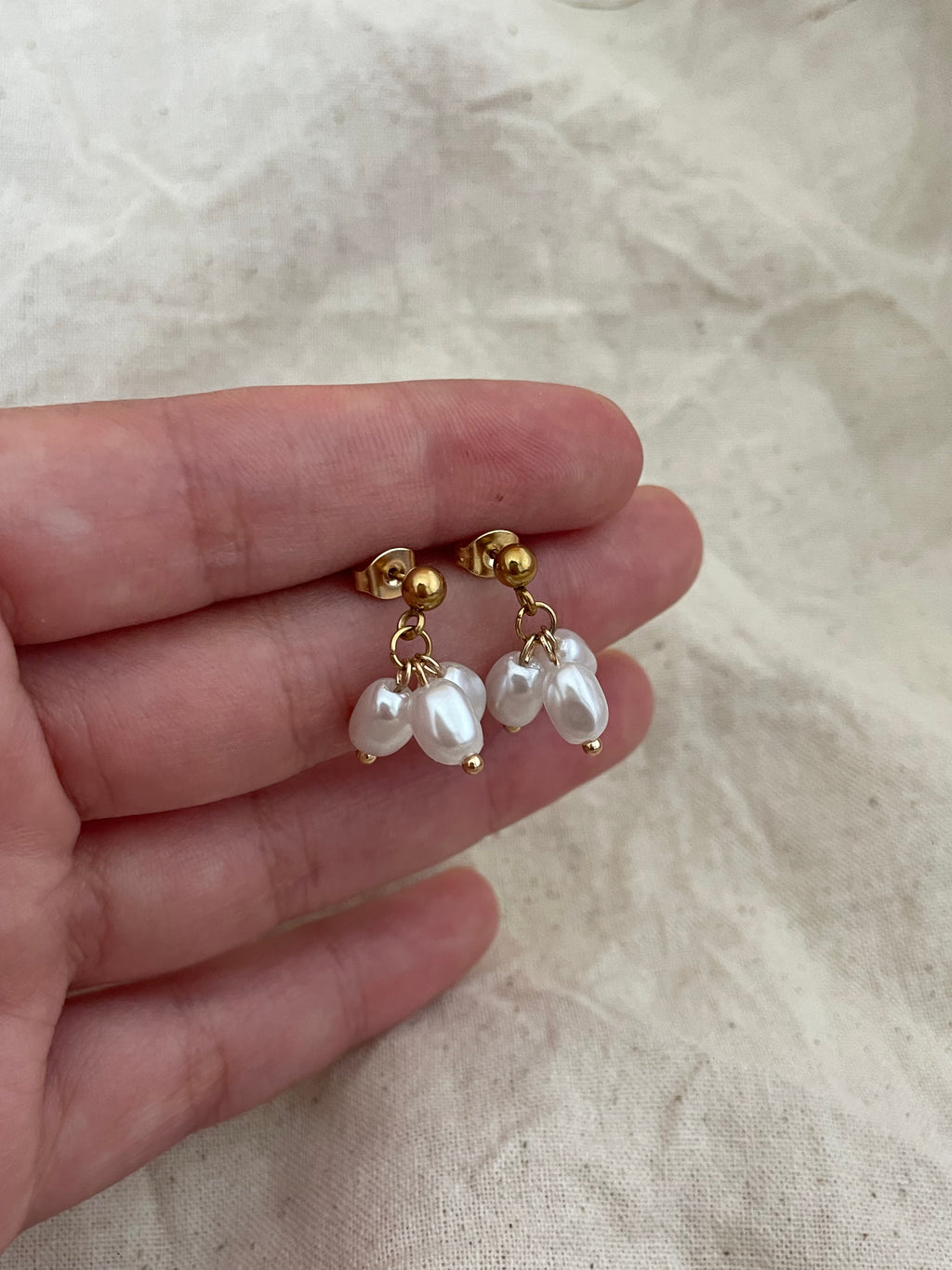 Boucles d’oreilles perles blanches