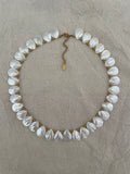 Collier nacre blanc