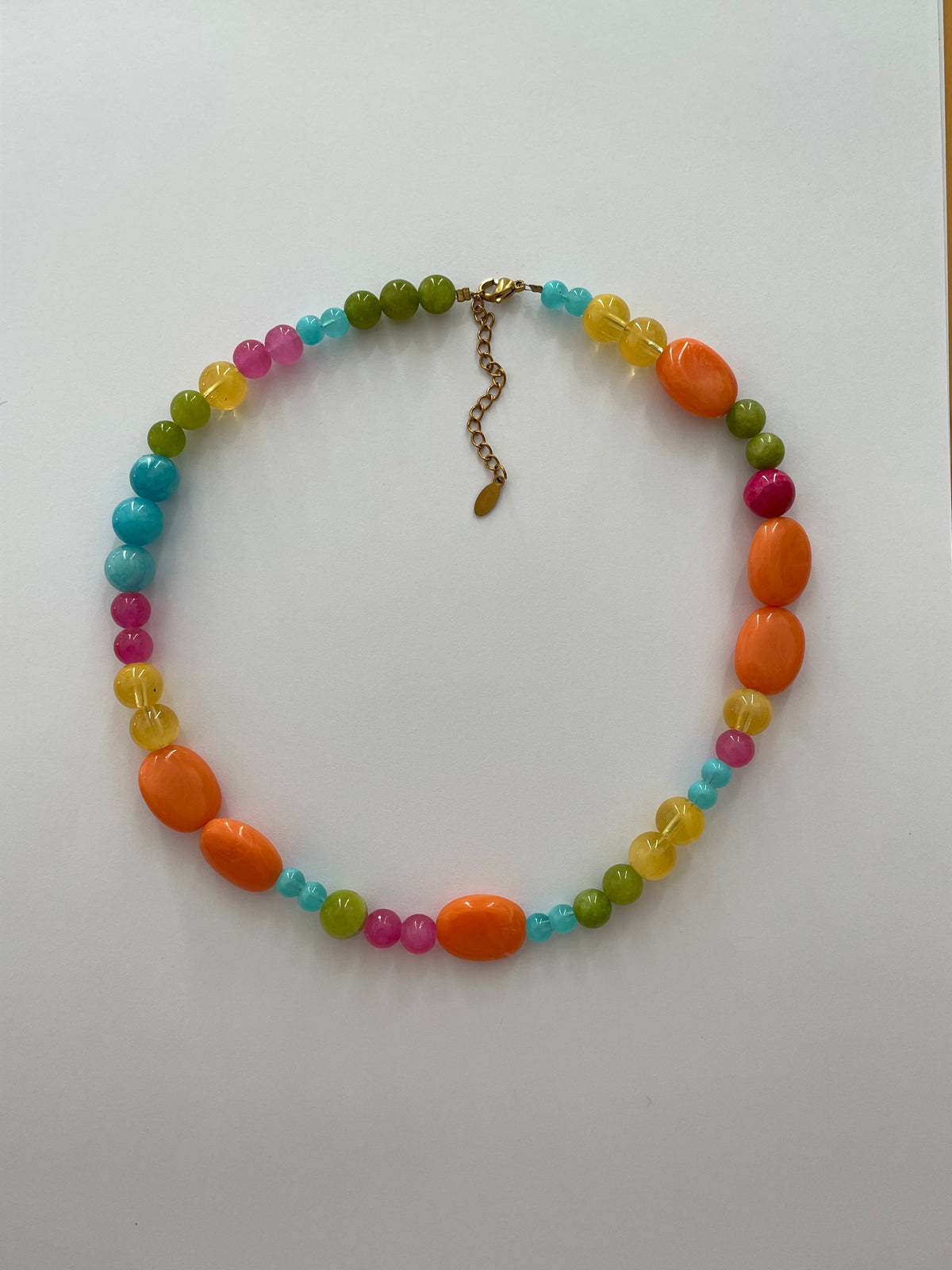 Collier de perles coloré