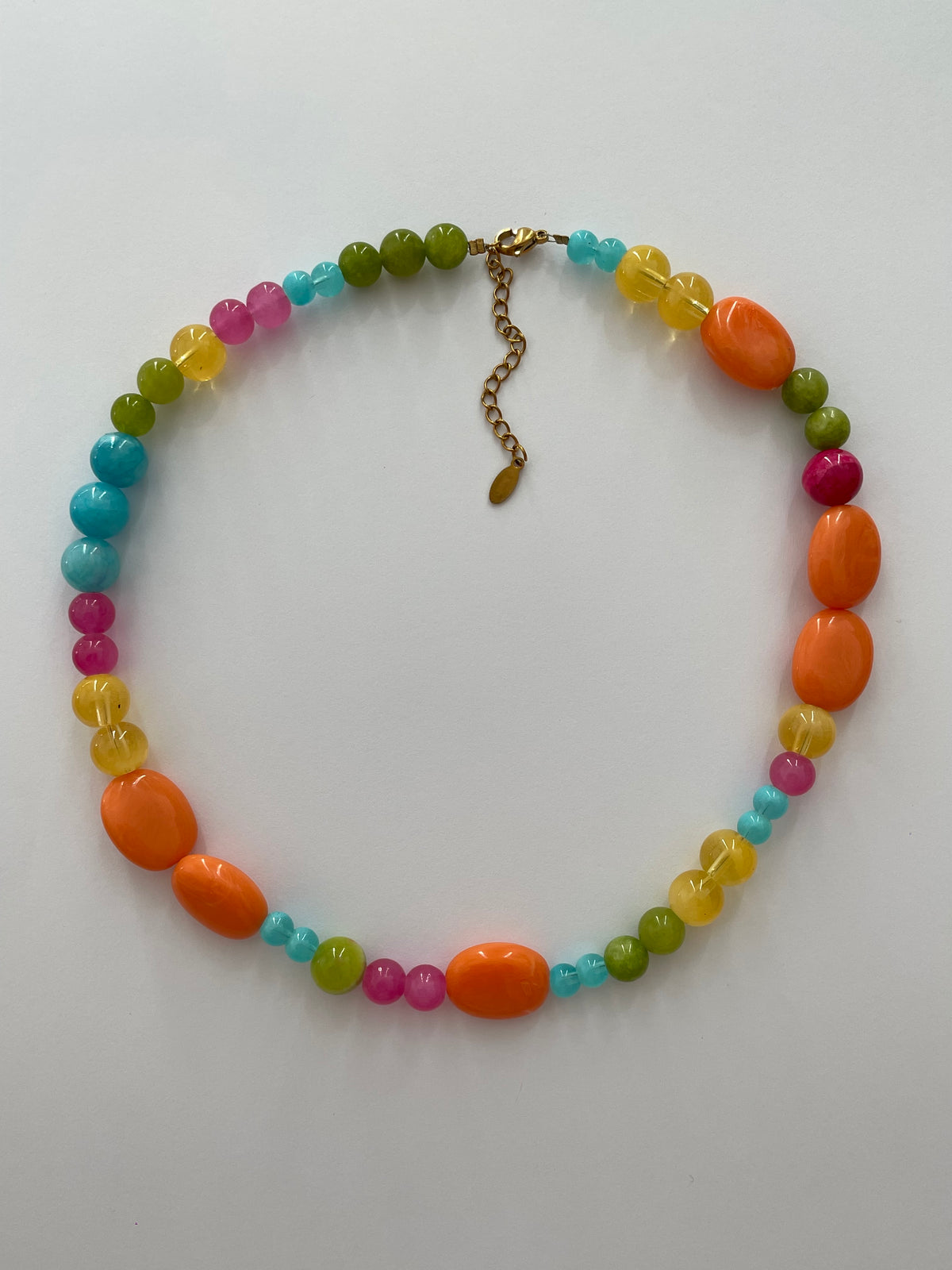 Collier de perles coloré