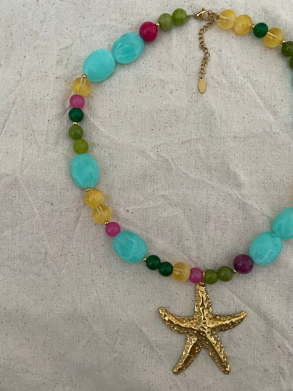 Collier coloré étoile de mer dorée