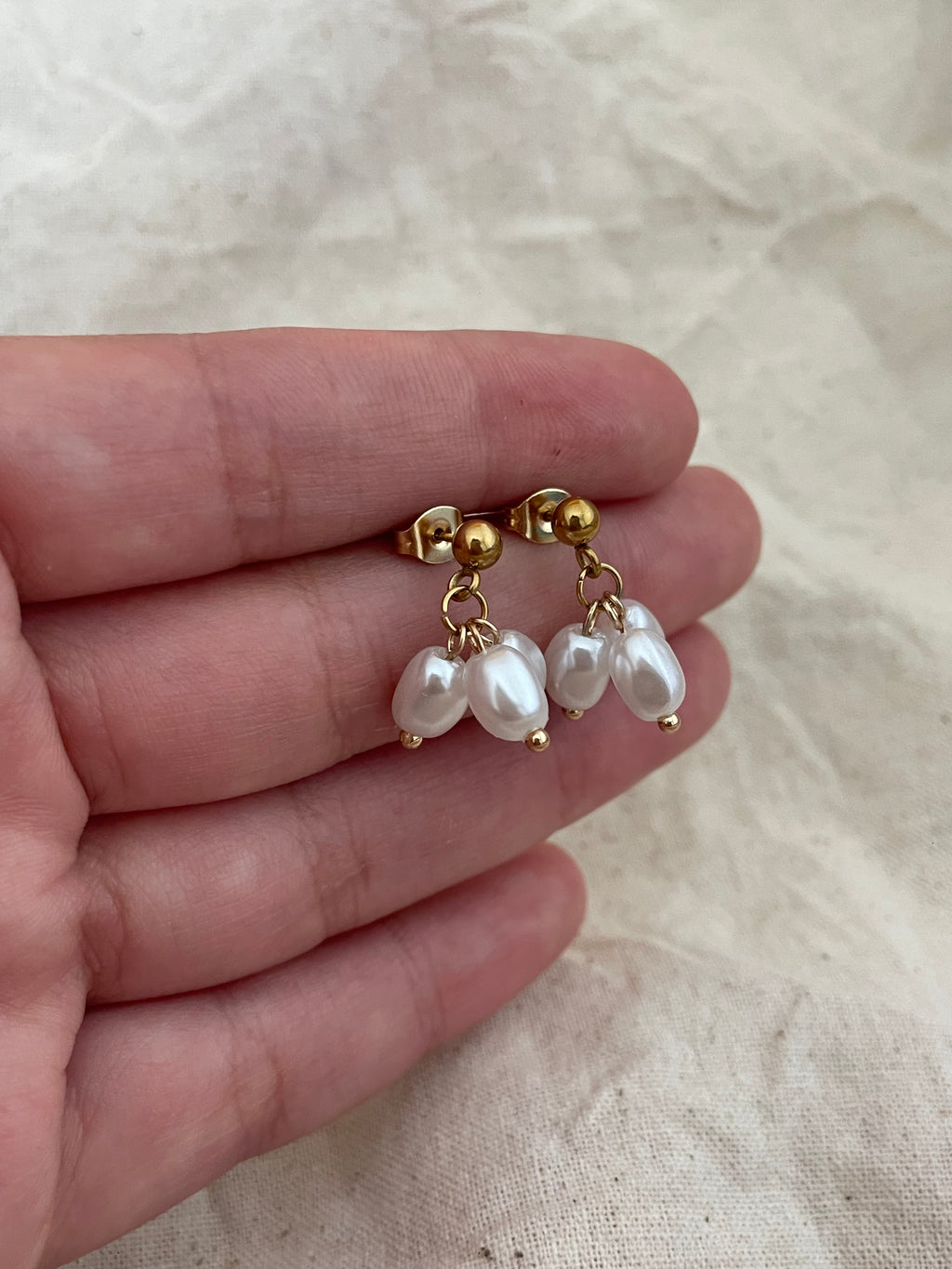 Boucles d’oreilles perles blanches