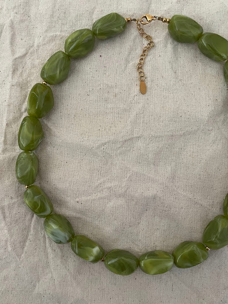 Collier kaki