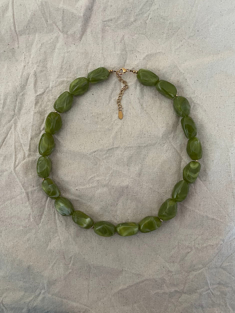 Collier kaki