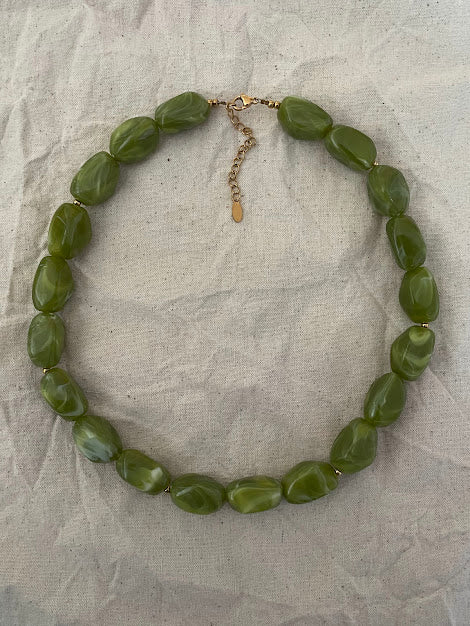 Collier kaki